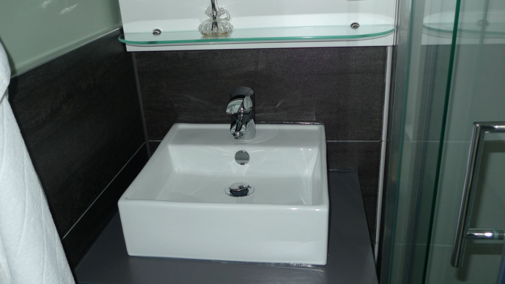 https://www.gaestehaus-waldeck.at/wp-content/uploads/2016/01/waldeck-familiensuite-04-1024x576.jpg