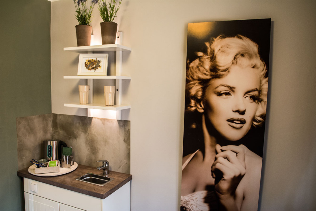 https://www.gaestehaus-waldeck.at/wp-content/uploads/2016/01/waldeck-familiensuite-08-1024x683.jpg