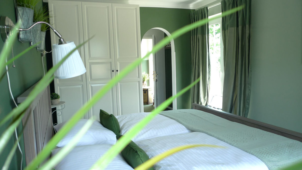 https://www.gaestehaus-waldeck.at/wp-content/uploads/2016/01/waldeck-familiensuite-12-1024x576.jpg